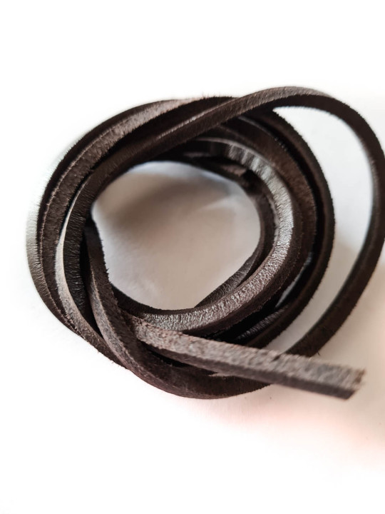 Square leather straps 125 / 130 cm