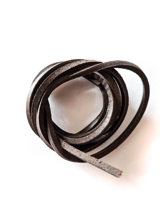 Square leather straps 125 / 130 cm