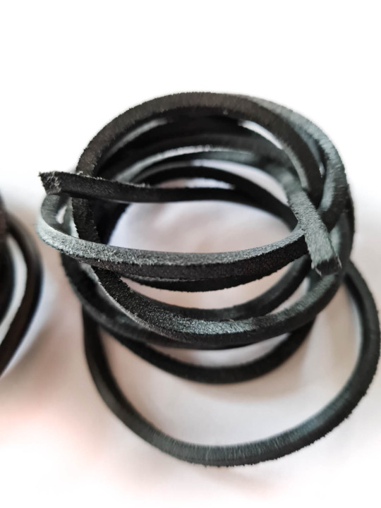 Square leather straps 125 / 130 cm