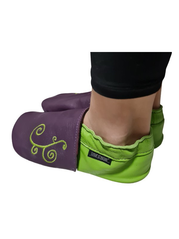 Size from 18 to 34 Purple and green embroidered slippers