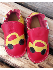 Chaussons - voiture rouge