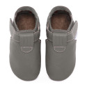 Taille 21 chaussons zippy gris