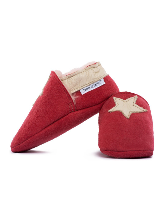 Red woolen slippers, beige star