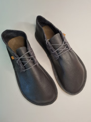 Lace up barefoot shoes fog