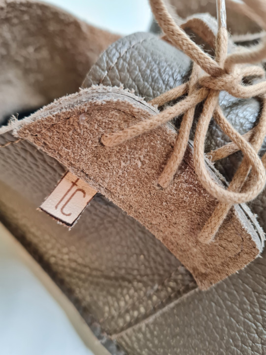 Lace up barefoot shoes