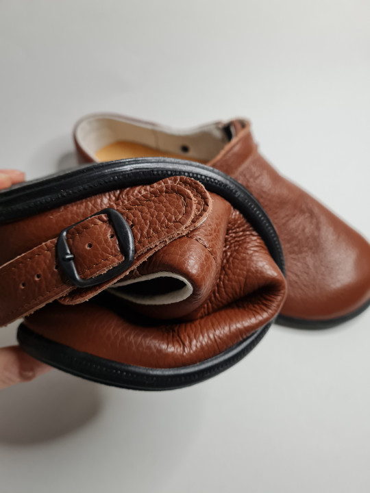 Clogs adjustable strap brown bruciato