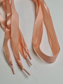 Lacets en satin rose