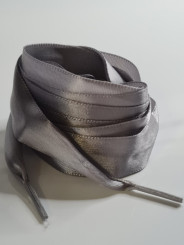 Lacets en satin gris