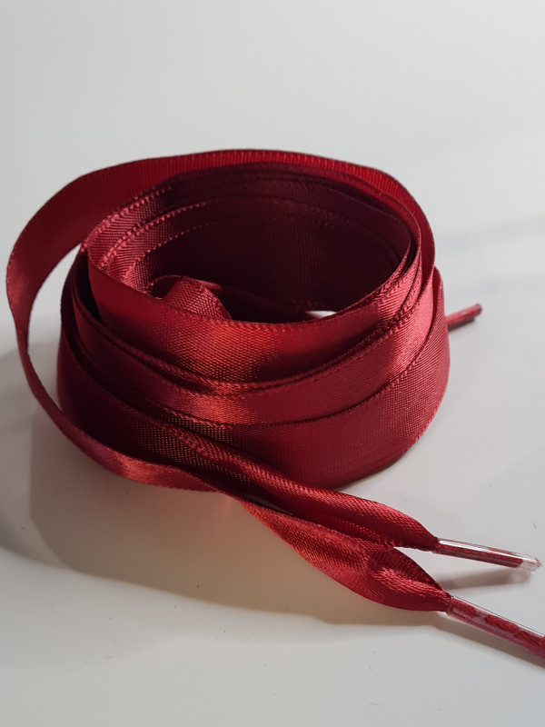 Lacets en satin bordeaux
