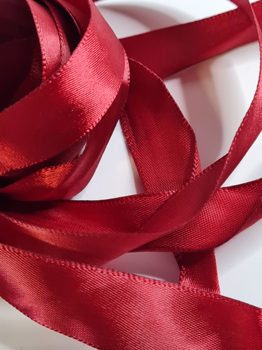 Lacets en satin bordeaux