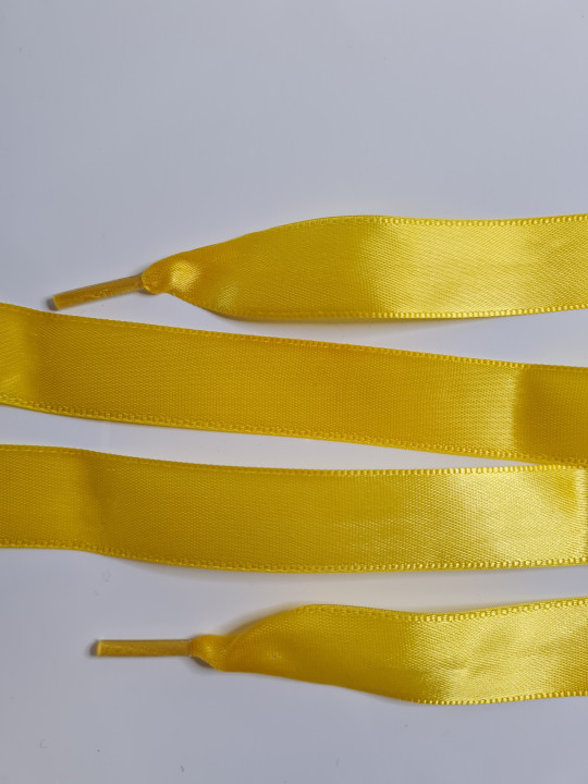 Lacets en satin jaune moutarde