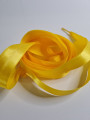 Lacets en satin jaune moutarde