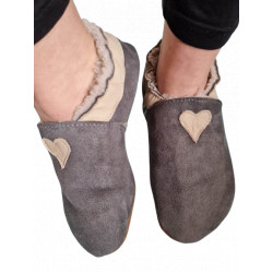 Gray woolen slippers, beige heart