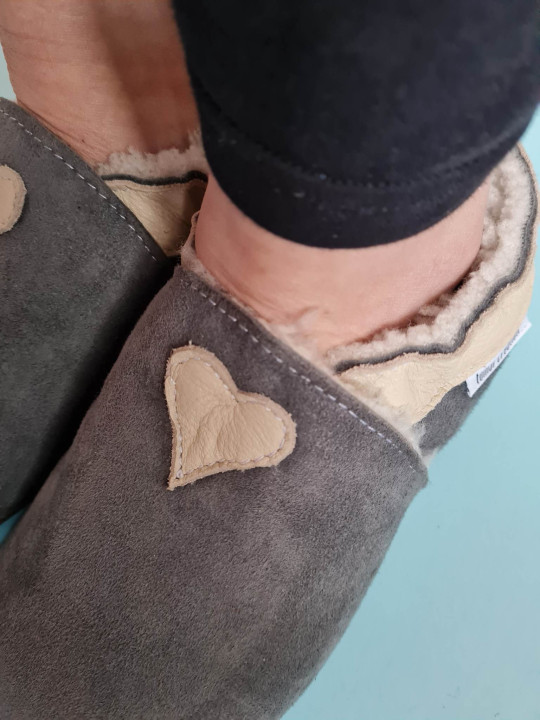 Grey Sheepshin slippers with colorful pattern