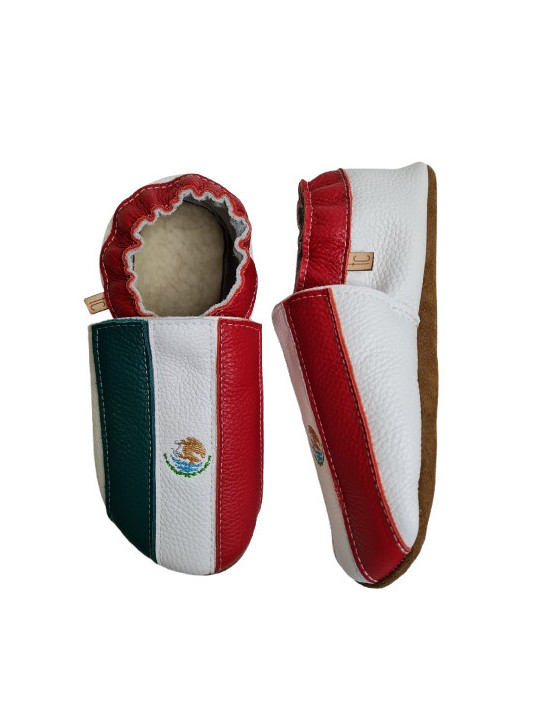 flag of Mexico on slippers