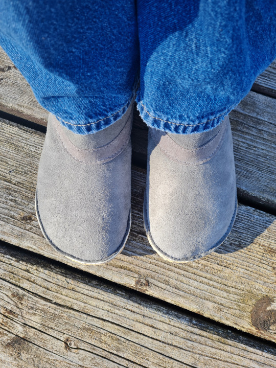 Bottines en peau lainée grise