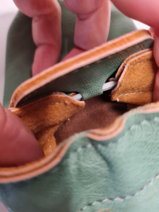 capačky vegan pastelovo zelené