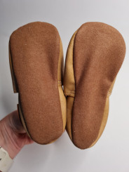 vegan slippers brown