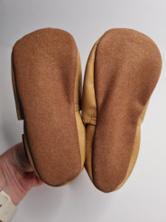 vegan slippers brown with pompoms