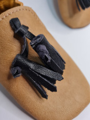 vegan slippers brown with pompoms