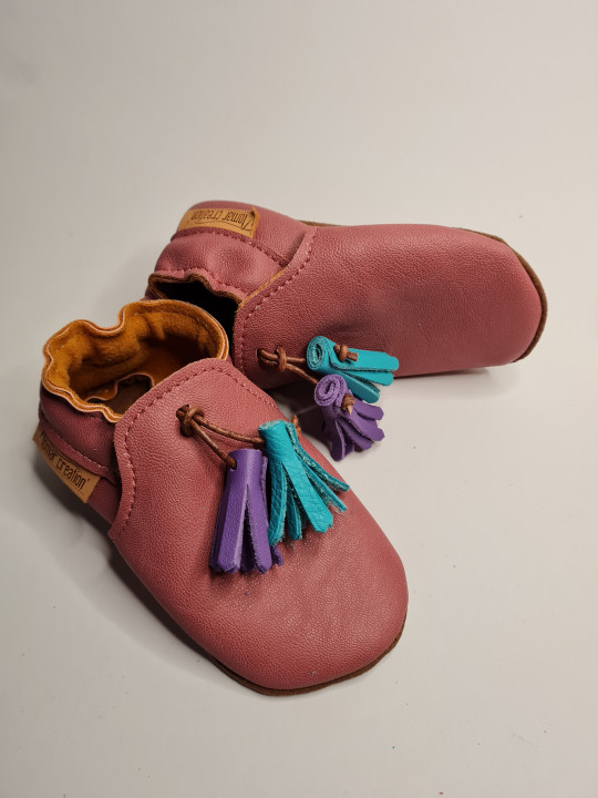 chaussons vegan rose avec pompons