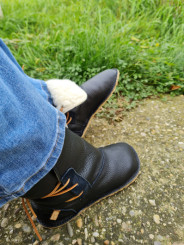 Bottines minimalistes en cuir noir