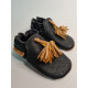 chaussons vegan noir avec pompons