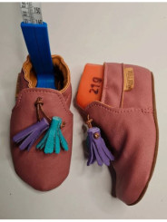 chaussons vegan rose avec pompons