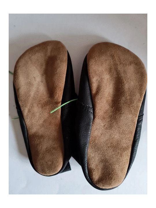 Capačky na šnorovanie čierne