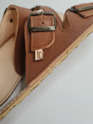 Minimalist wide and soft double buckle flat sandals