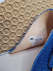 Minimalistické široké a mäkké ploché sandále s dvojitou prackou