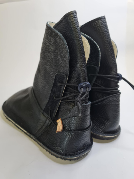 extra soft minimalist barefoot leather boots, wide and flat