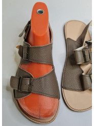 Minimalist wide and soft triple buckle  ajustable flat sandals