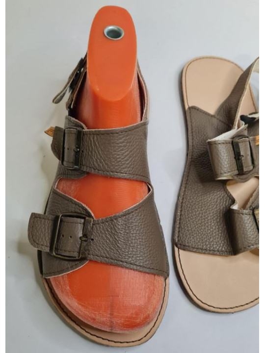 Minimalist wide and soft triple buckle  ajustable flat sandals