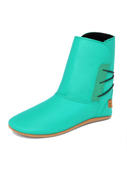 Členkové čižmy z kože a vlny. Papuče dostupné vo viac ako 20 farbách pre osobnejší vzhľad.