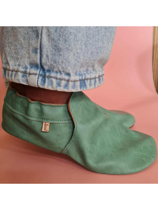 chaussons en simili cuir vegan intérieur douillet 