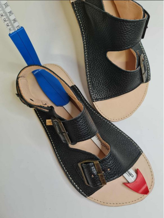 Minimalist wide and soft double buckle flat sandals