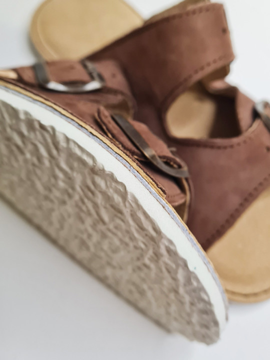 Sandales Nubuck Marron – Double Boucle – Semelle Blanche Ultralégère | En Stock | Tomar Creation