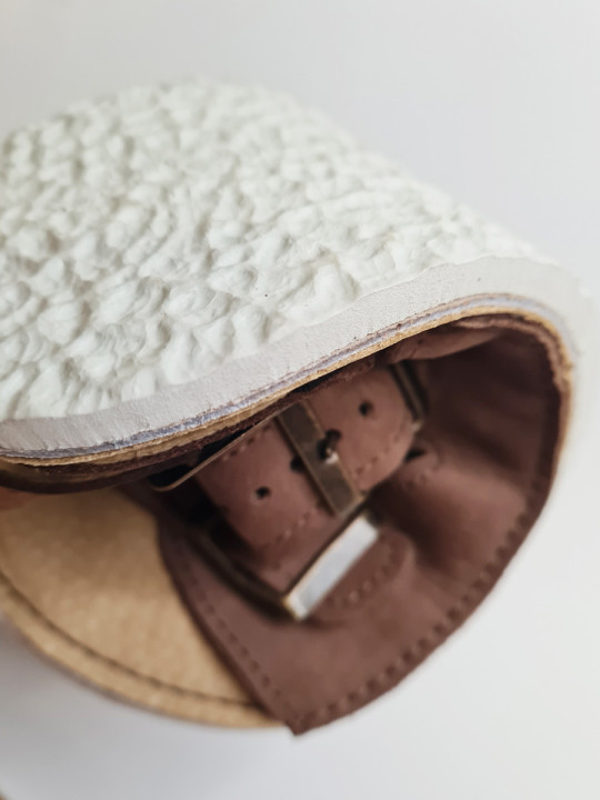 Sandales Nubuck Marron – Double Boucle – Semelle Blanche Ultralégère | En Stock | Tomar Creation
