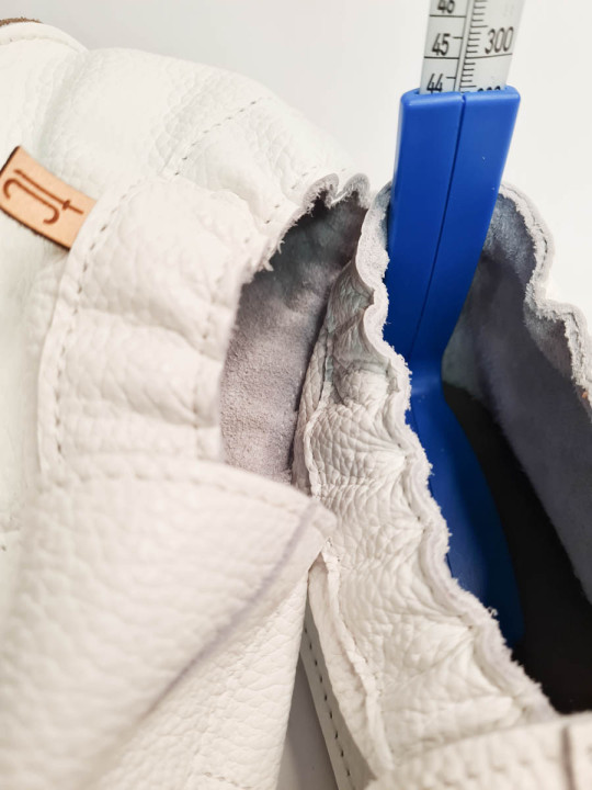 Chaussures été en cuir souple blanc  grande pointure 46 et 47