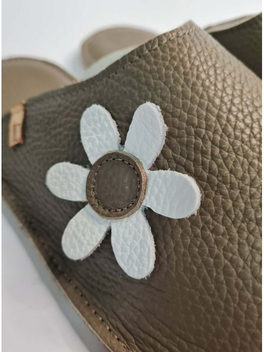 pantoufles dans plus de 20 coloris pour s'adapter à tous les styles.