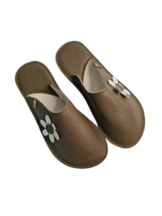 leather clog slippers in more than 20 color with a flexible barefoot sole design minimalist