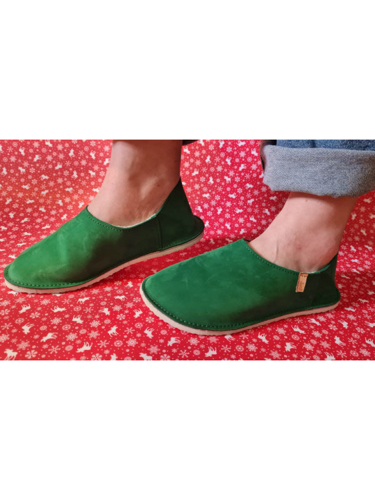 Les babouches en cuir chaussons en stock de couleur