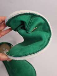 Les babouches en cuir chaussons en stock de couleur