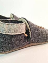 Natural wool merino felt slippers suitable for children and adults, all sizes from 18 to 49.