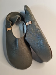 Les babouches en cuir chaussons gris