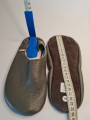 Les babouches en cuir chaussons gris