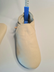 Chaussons en cuir souple vert