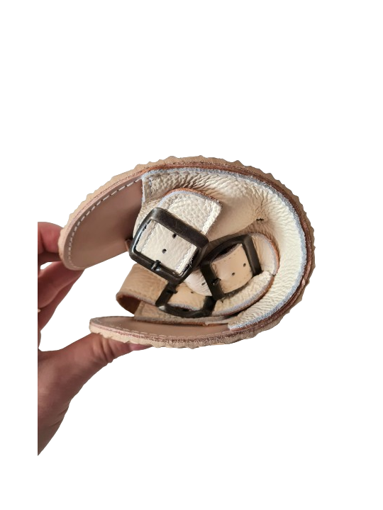 Sandales ajustables trois boucles en cuir barefoot