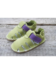 Our little gummies with velcro closure are made from soft quality vegetable-tanned leather.